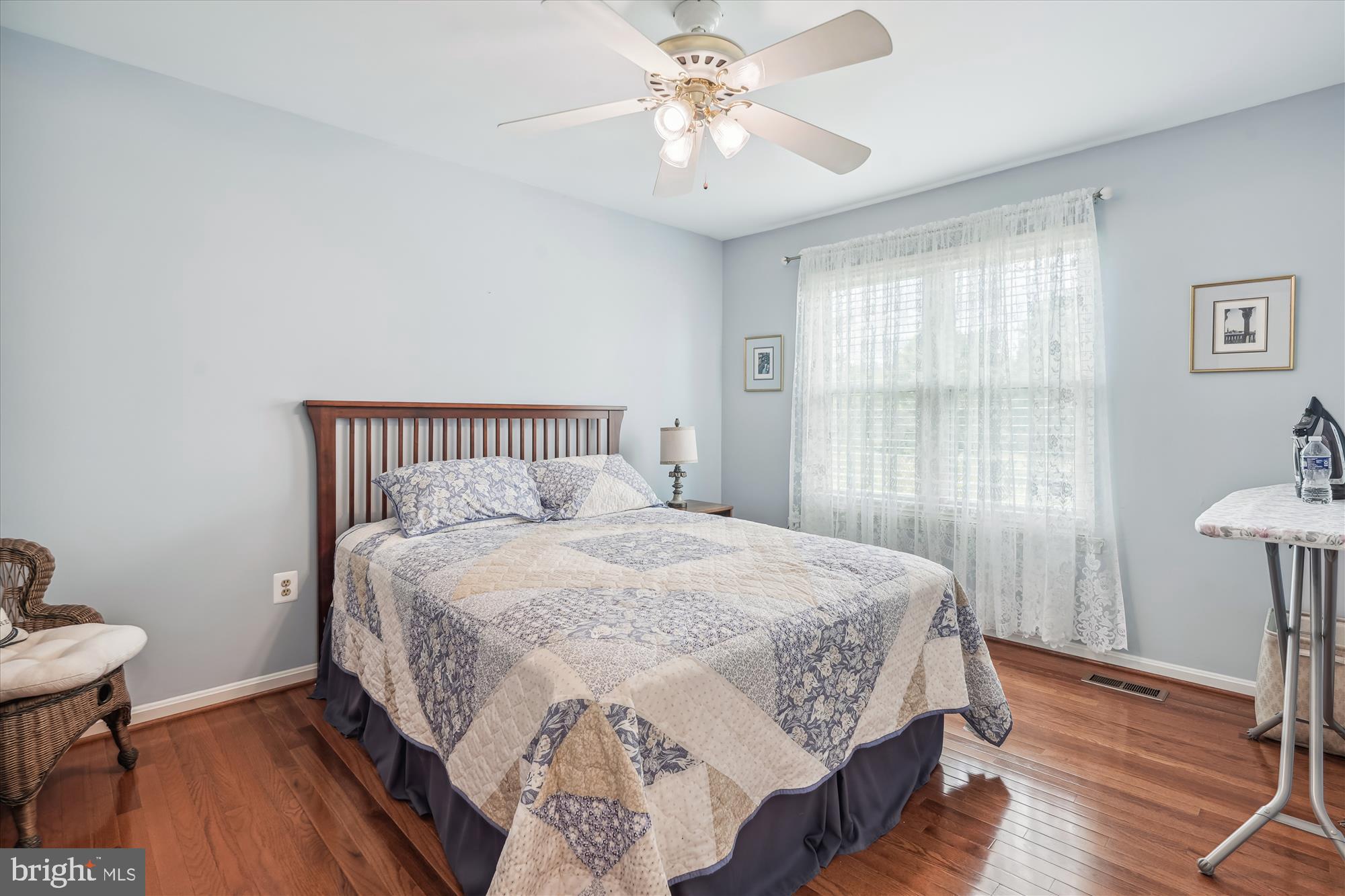 COUNTRY CLUB MANOR - Residential