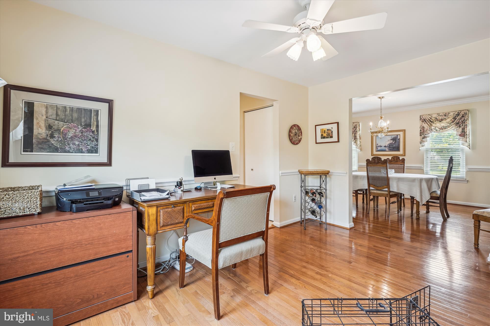 COUNTRY CLUB MANOR - Residential