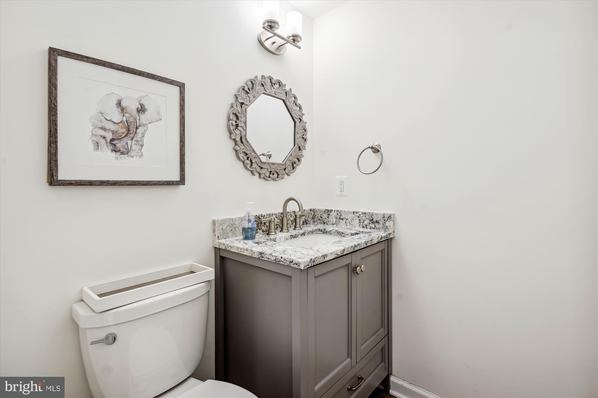 COUNTRY CLUB MANOR - Residential