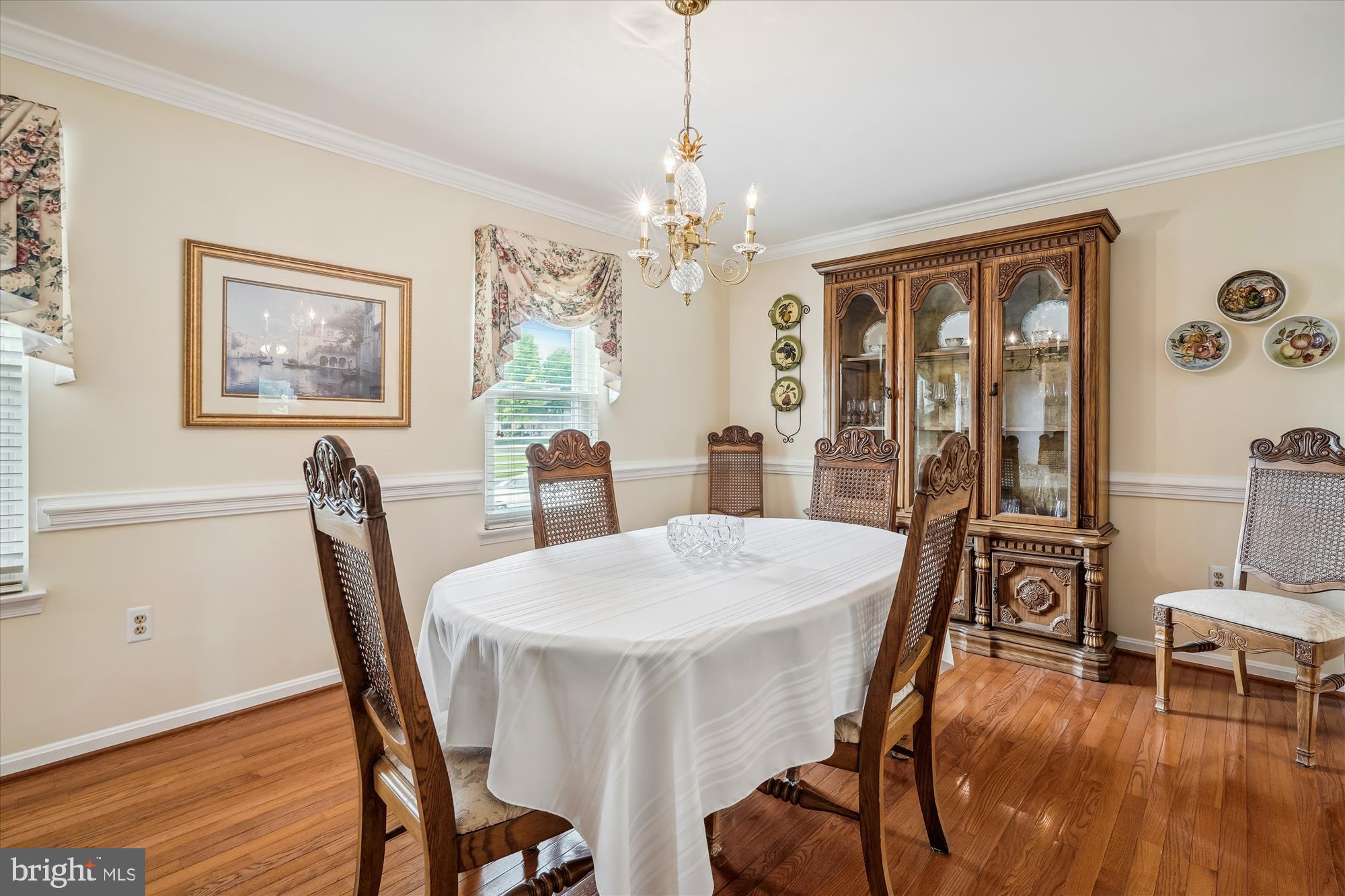 COUNTRY CLUB MANOR - Residential