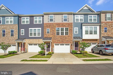 Townhouse For Sale - 7714 Dignity Way<br/> SEVERN, MD 21144