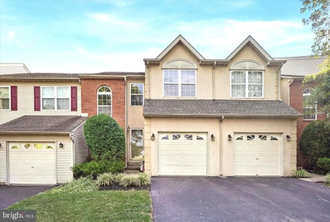 Townhouse For Sale - 385 Hamilton Drive<br/> HARLEYSVILLE, PA 19438