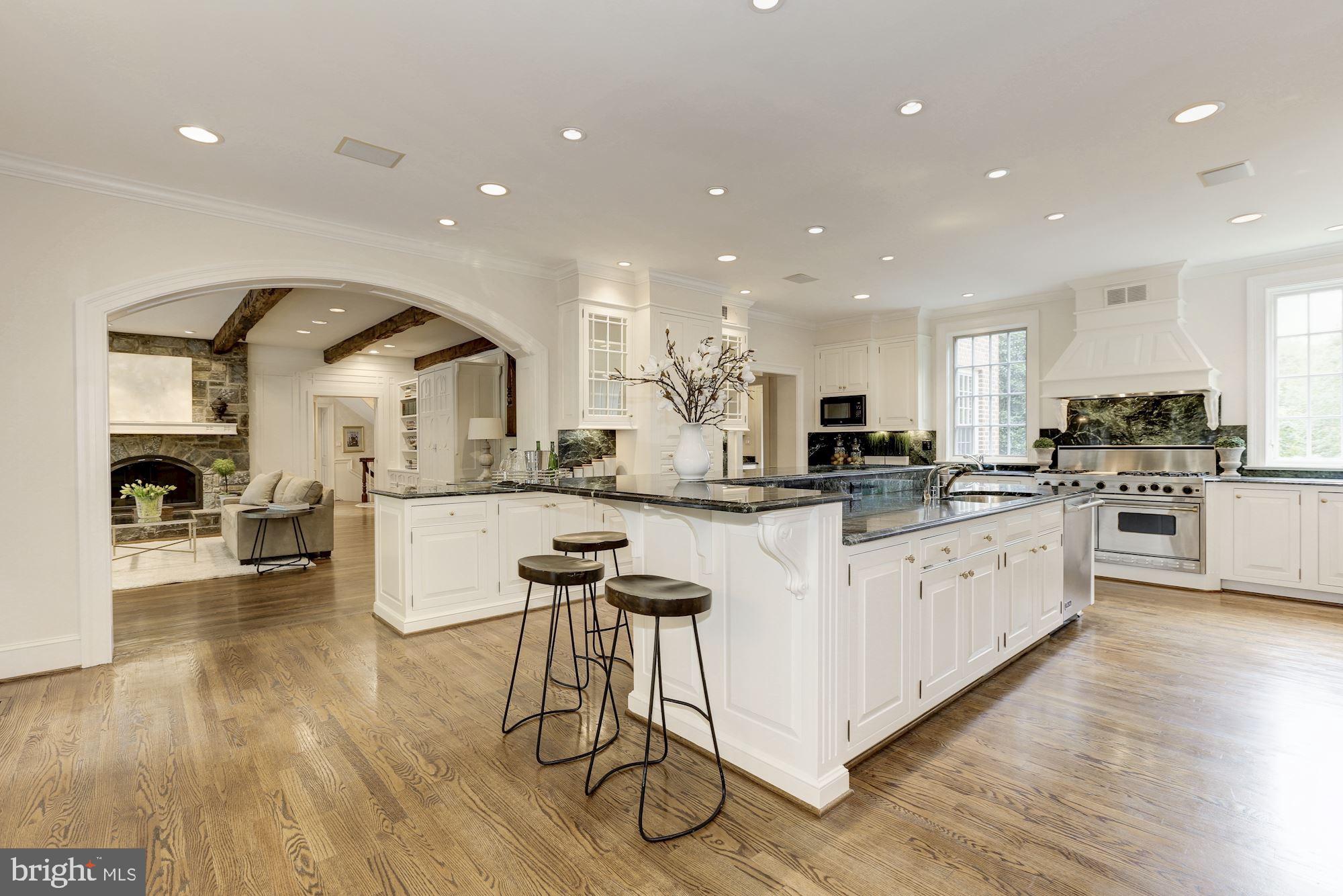 CONGRESSIONAL COUNTRY CLUB ESTATES - Residential