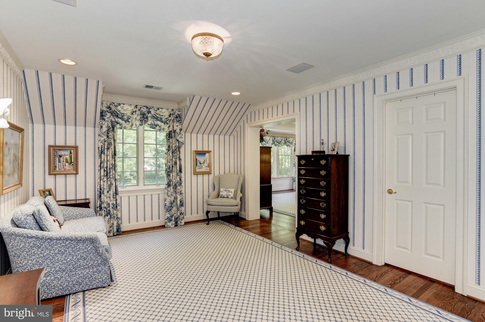 CONGRESSIONAL COUNTRY CLUB ESTATES - Residential