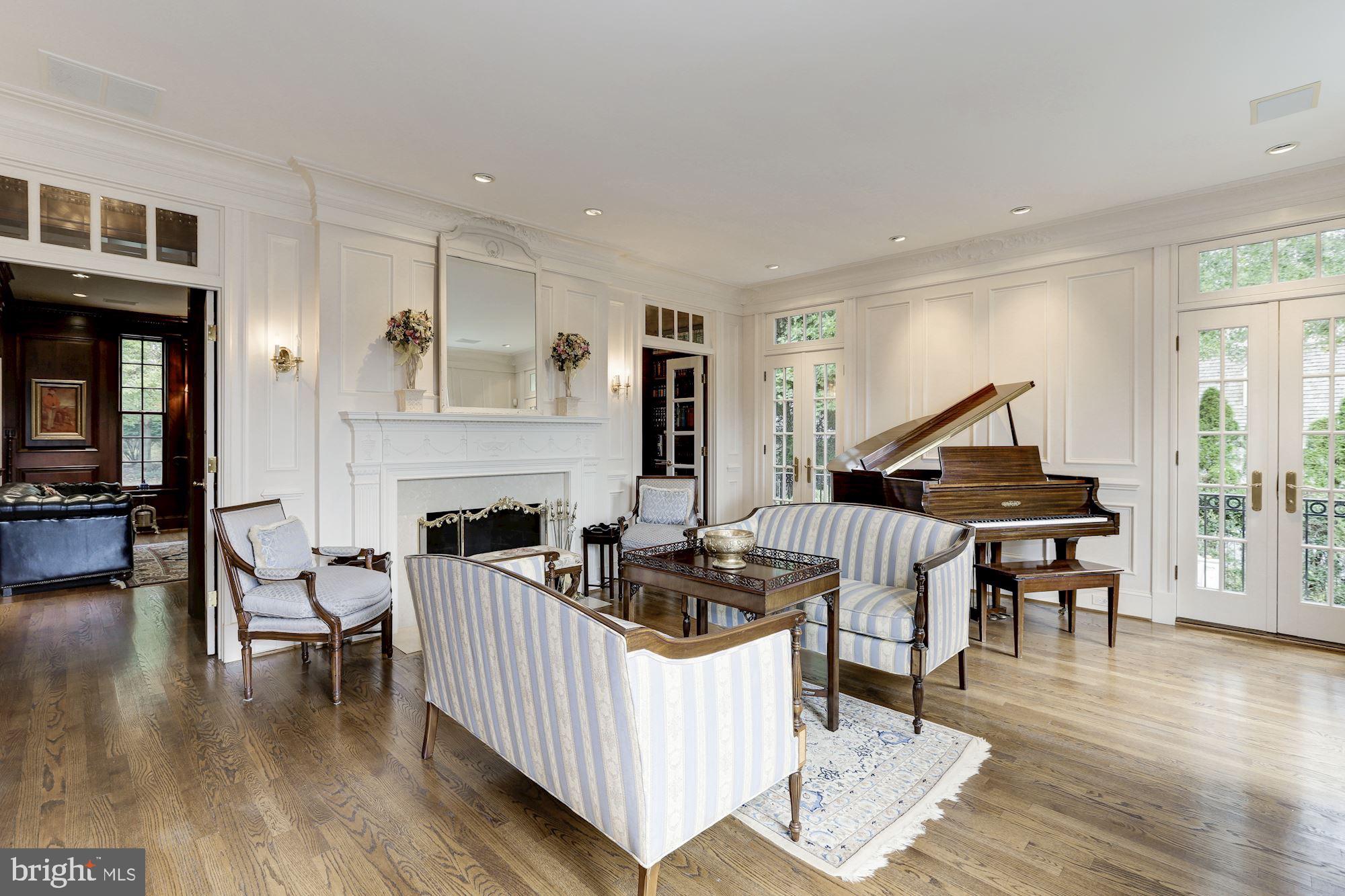 CONGRESSIONAL COUNTRY CLUB ESTATES - Residential