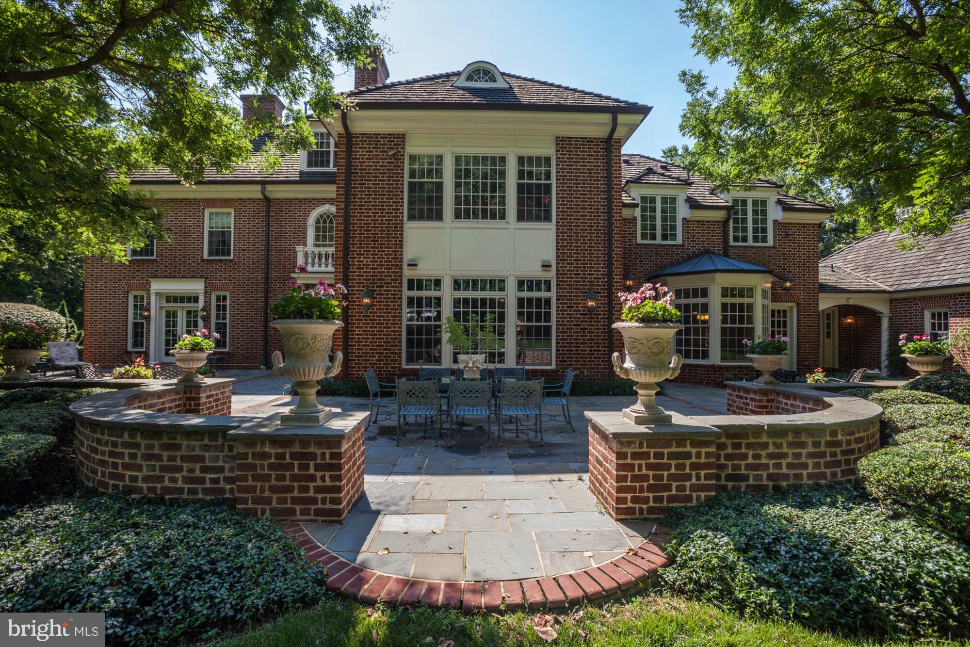 CONGRESSIONAL COUNTRY CLUB ESTATES - Residential