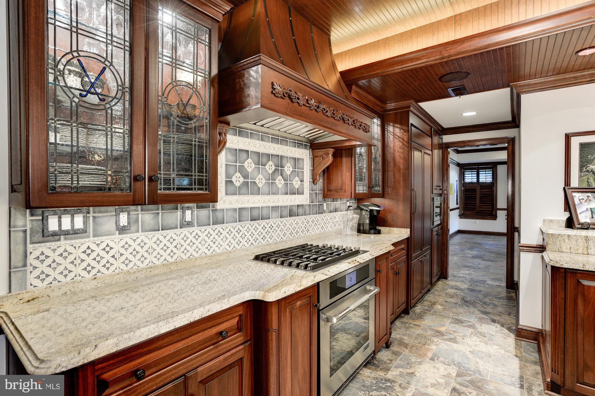 CONGRESSIONAL COUNTRY CLUB ESTATES - Residential