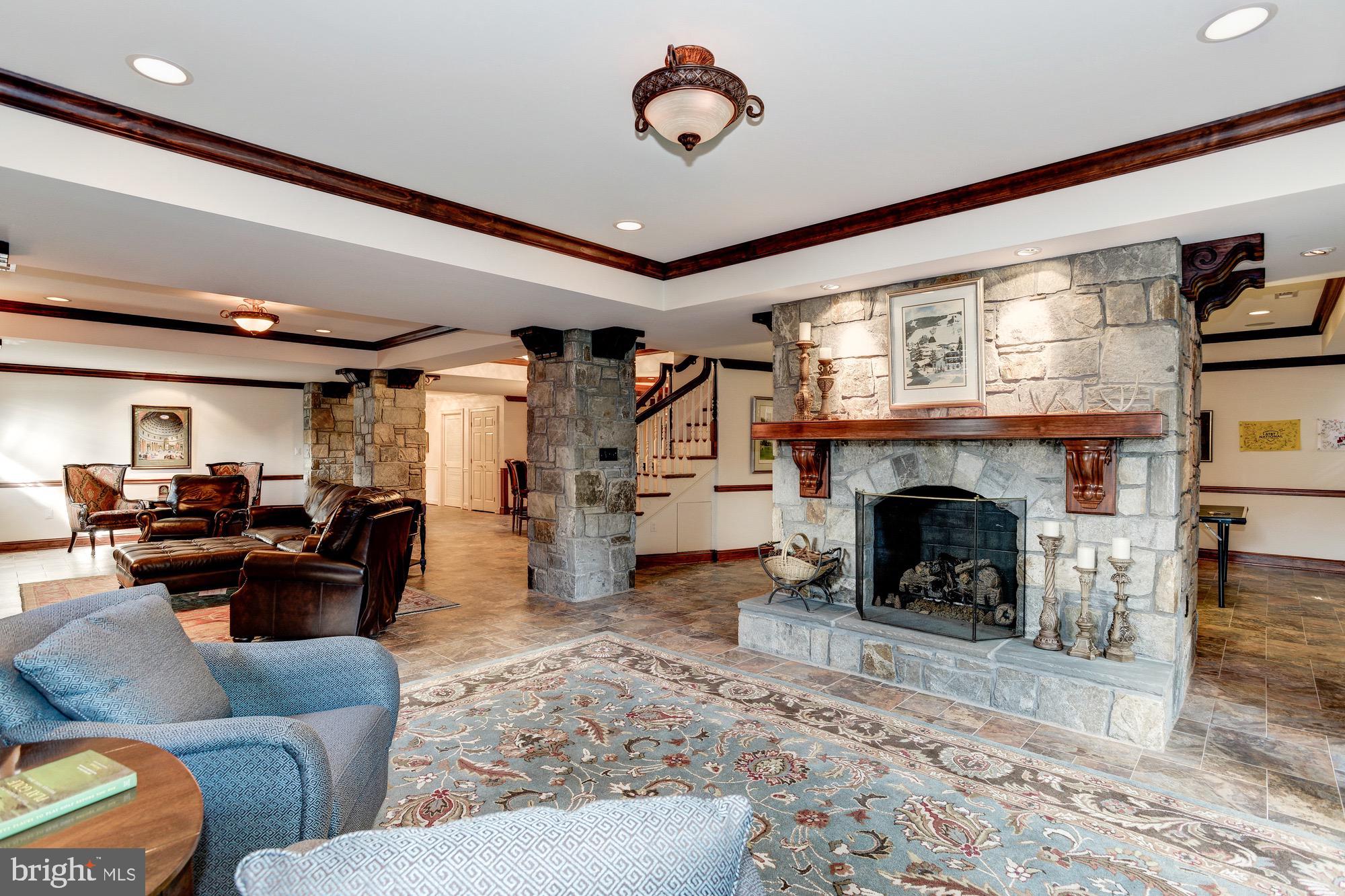 CONGRESSIONAL COUNTRY CLUB ESTATES - Residential