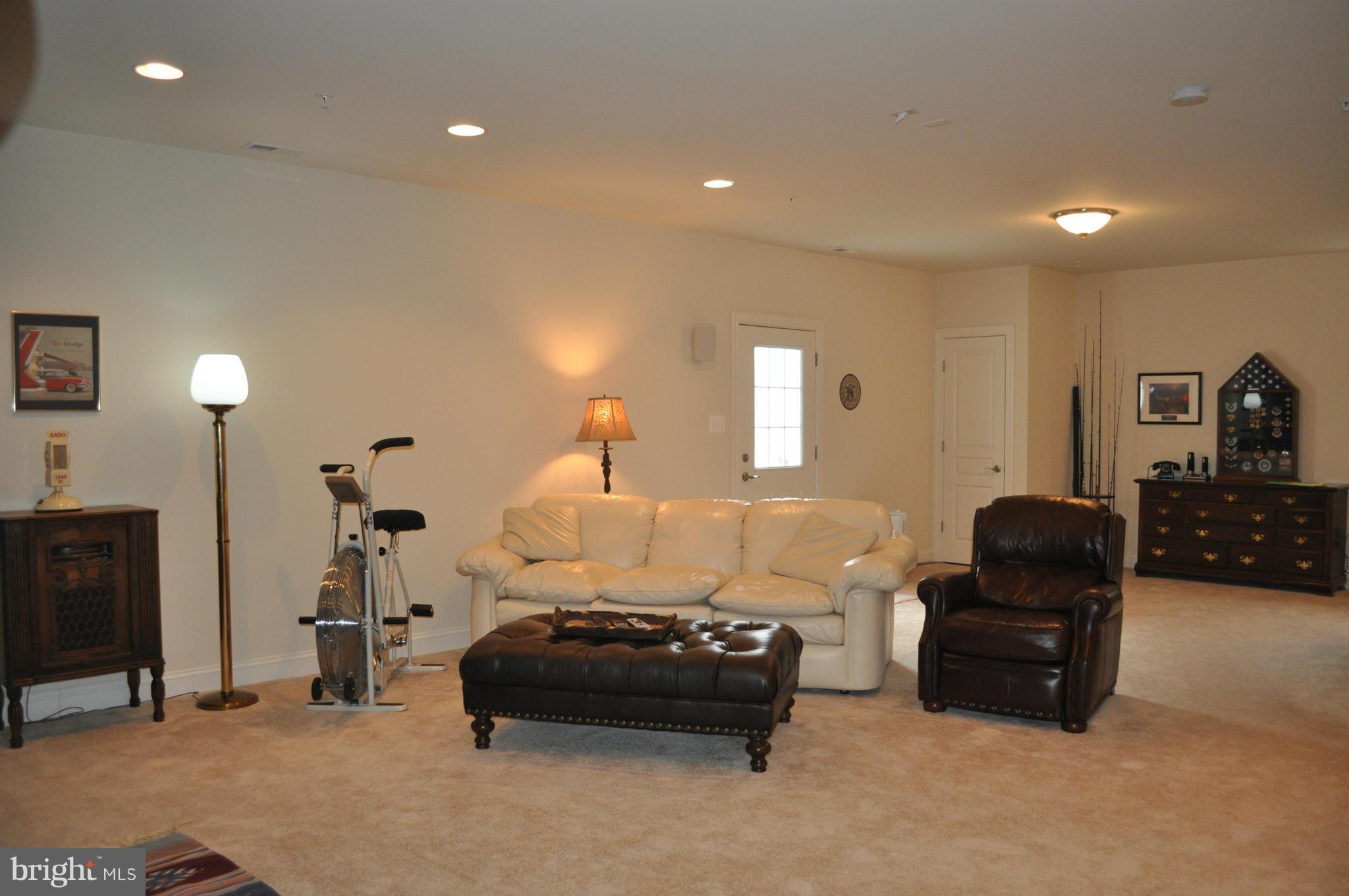 PEMBROOKE - Residential