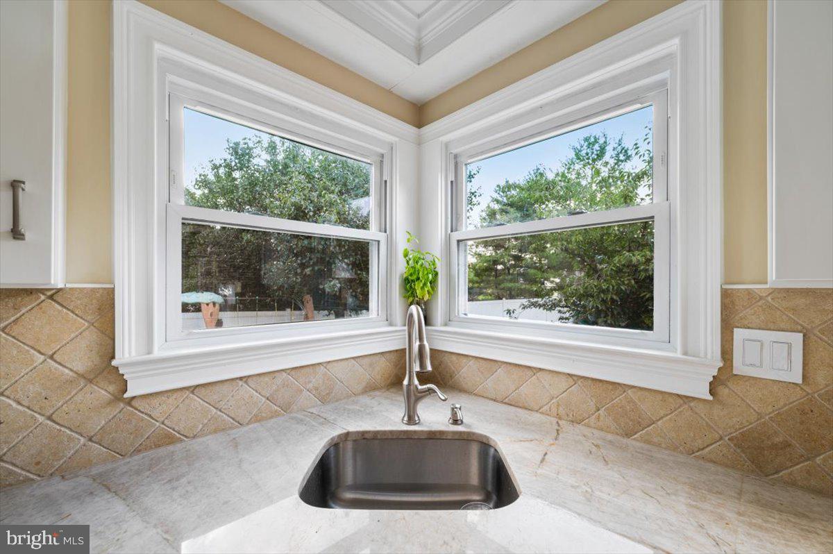 HIDDEN POND - Residential