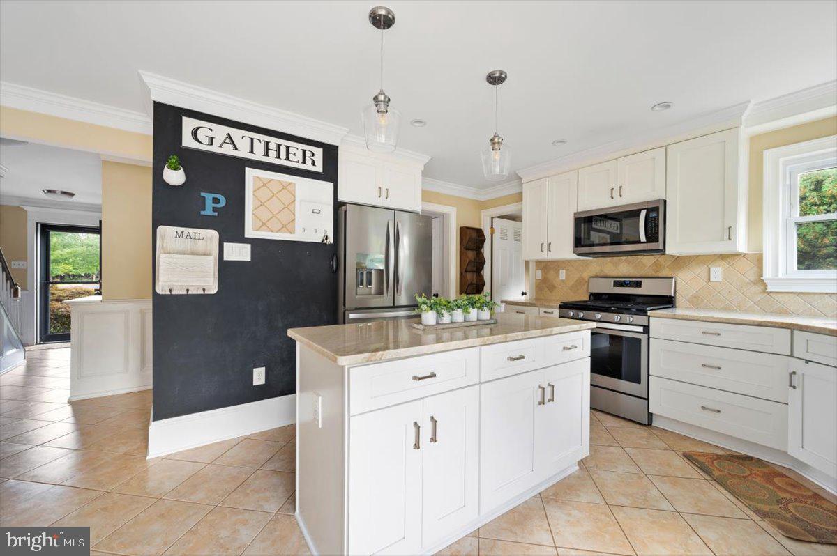 HIDDEN POND - Residential