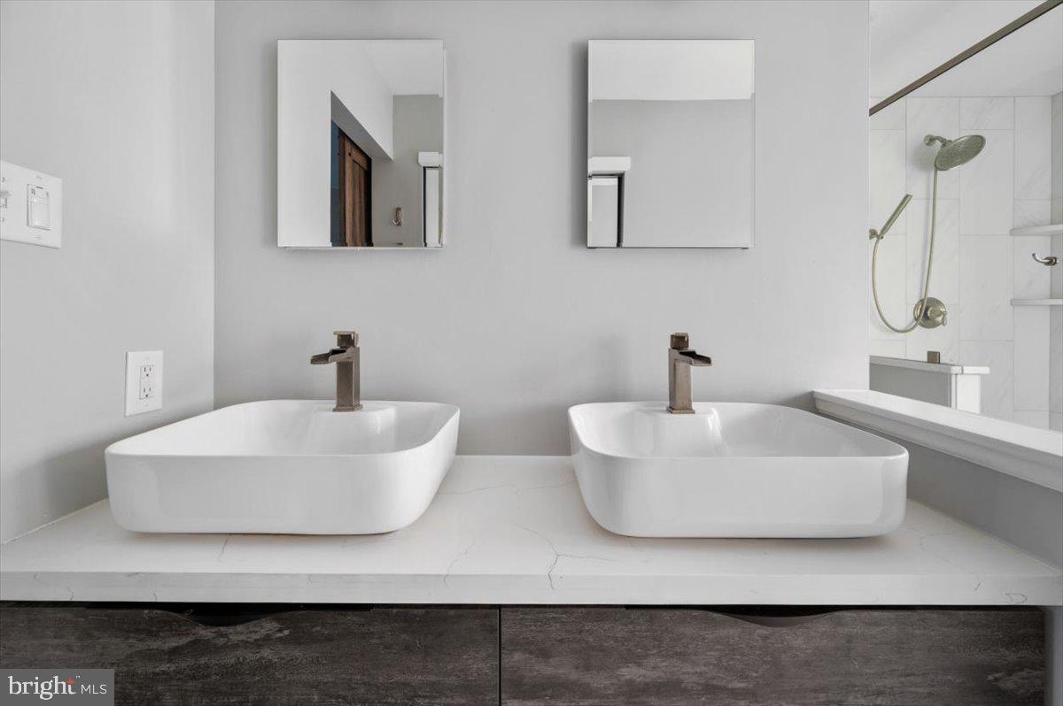 HIDDEN POND - Residential