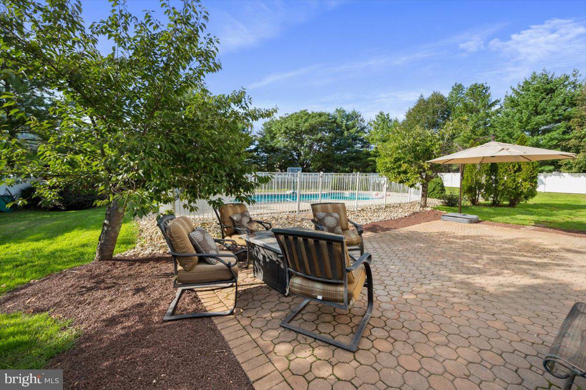 HIDDEN POND - Residential