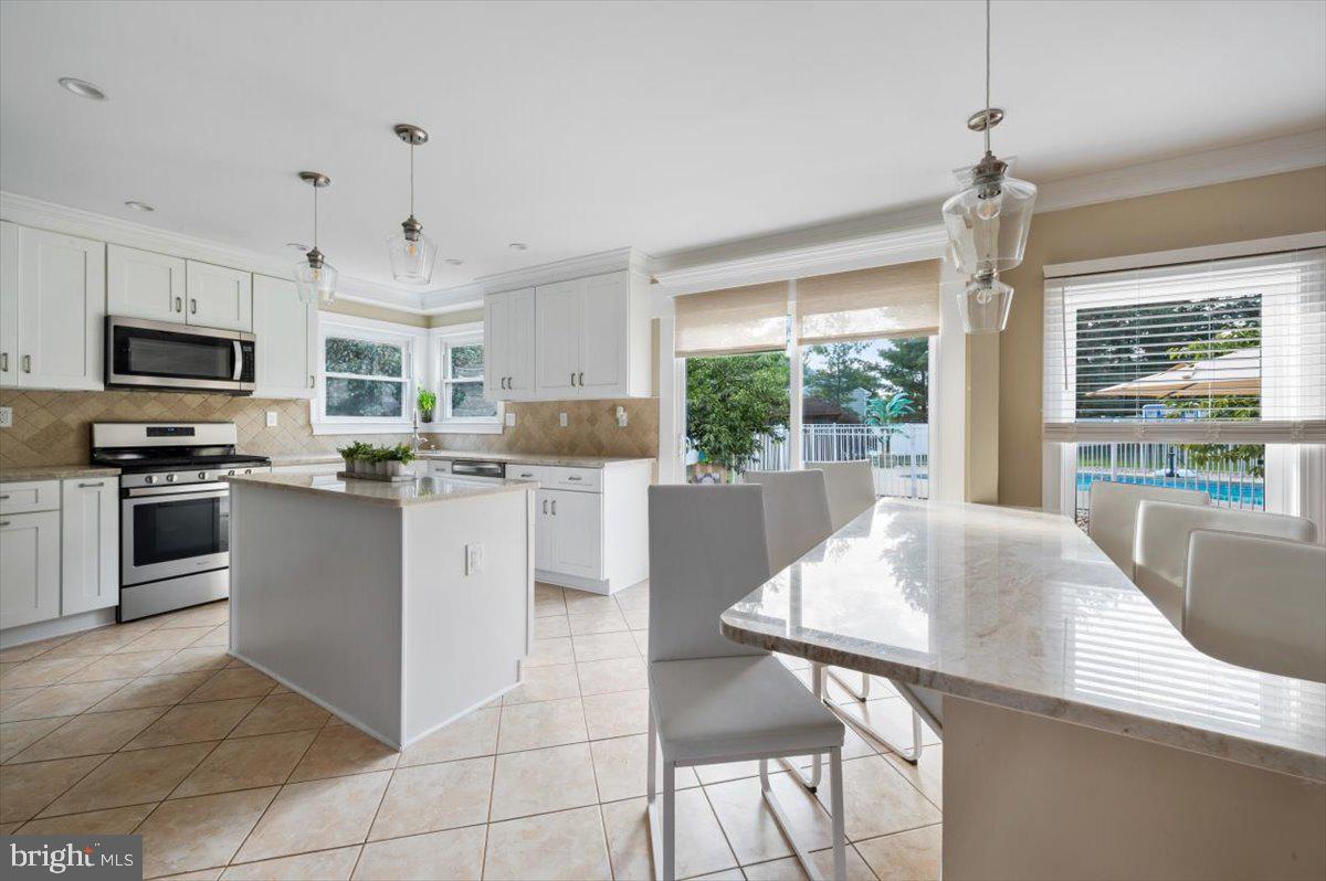 HIDDEN POND - Residential