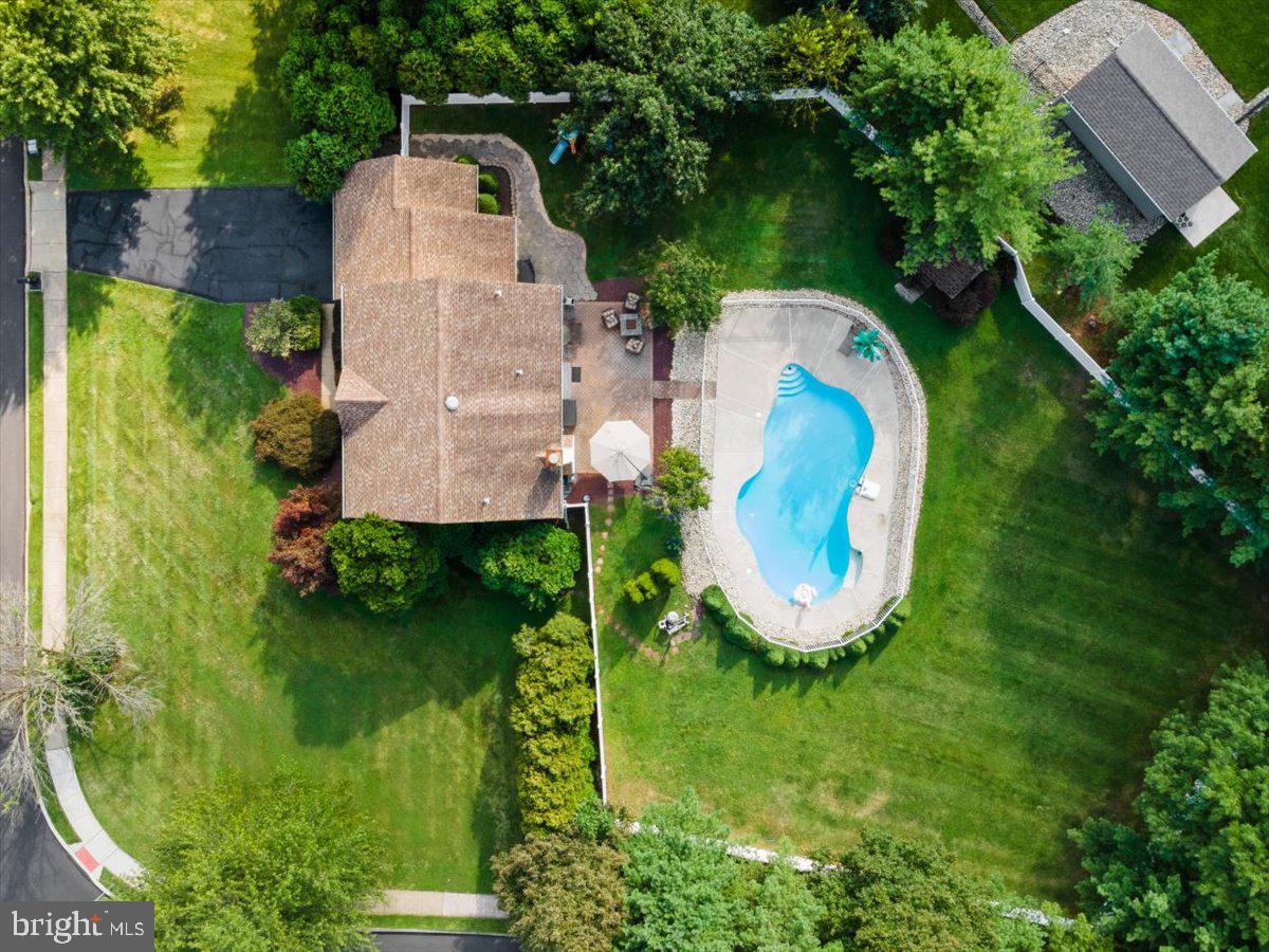 HIDDEN POND - Residential