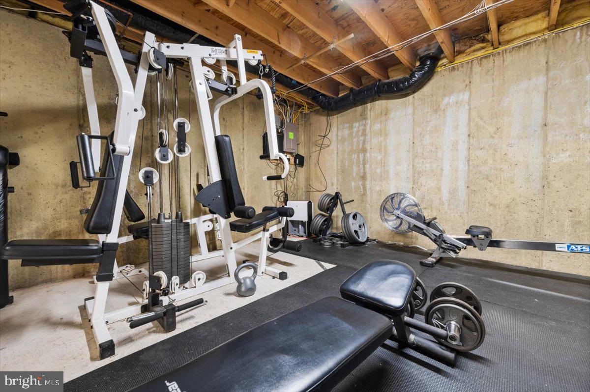 HIDDEN POND - Residential