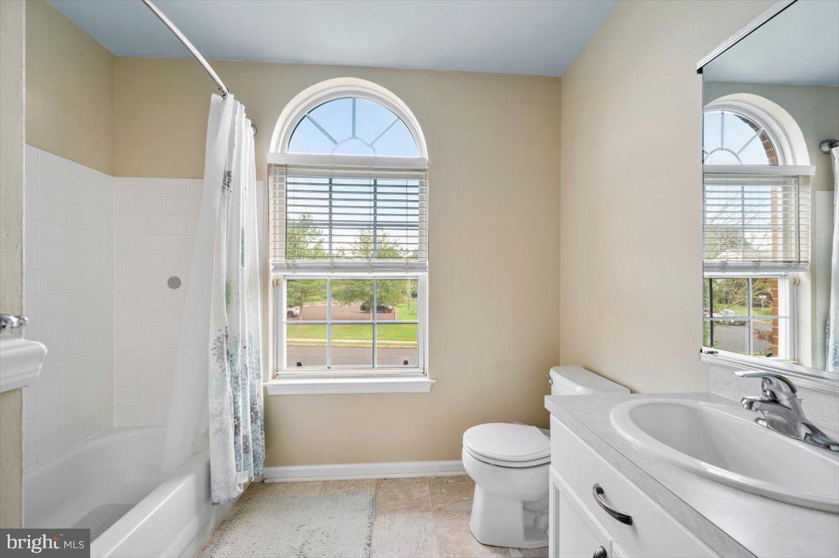 HIDDEN POND - Residential