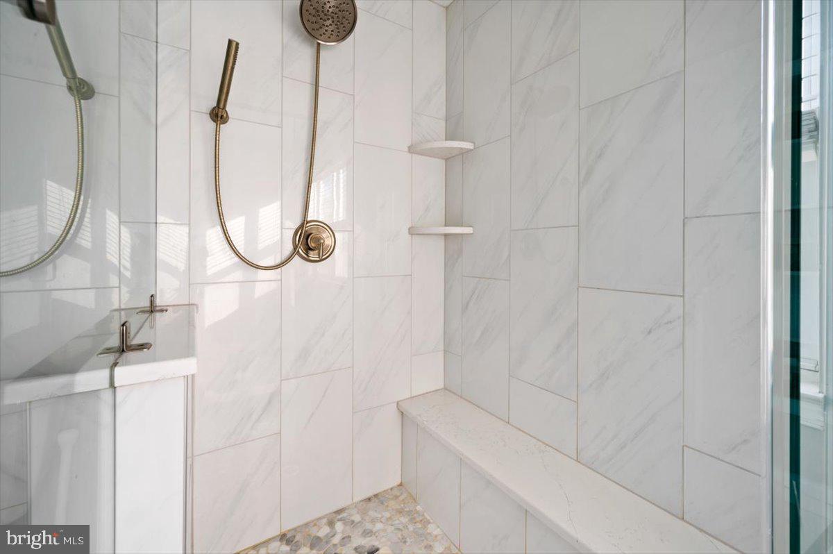 HIDDEN POND - Residential