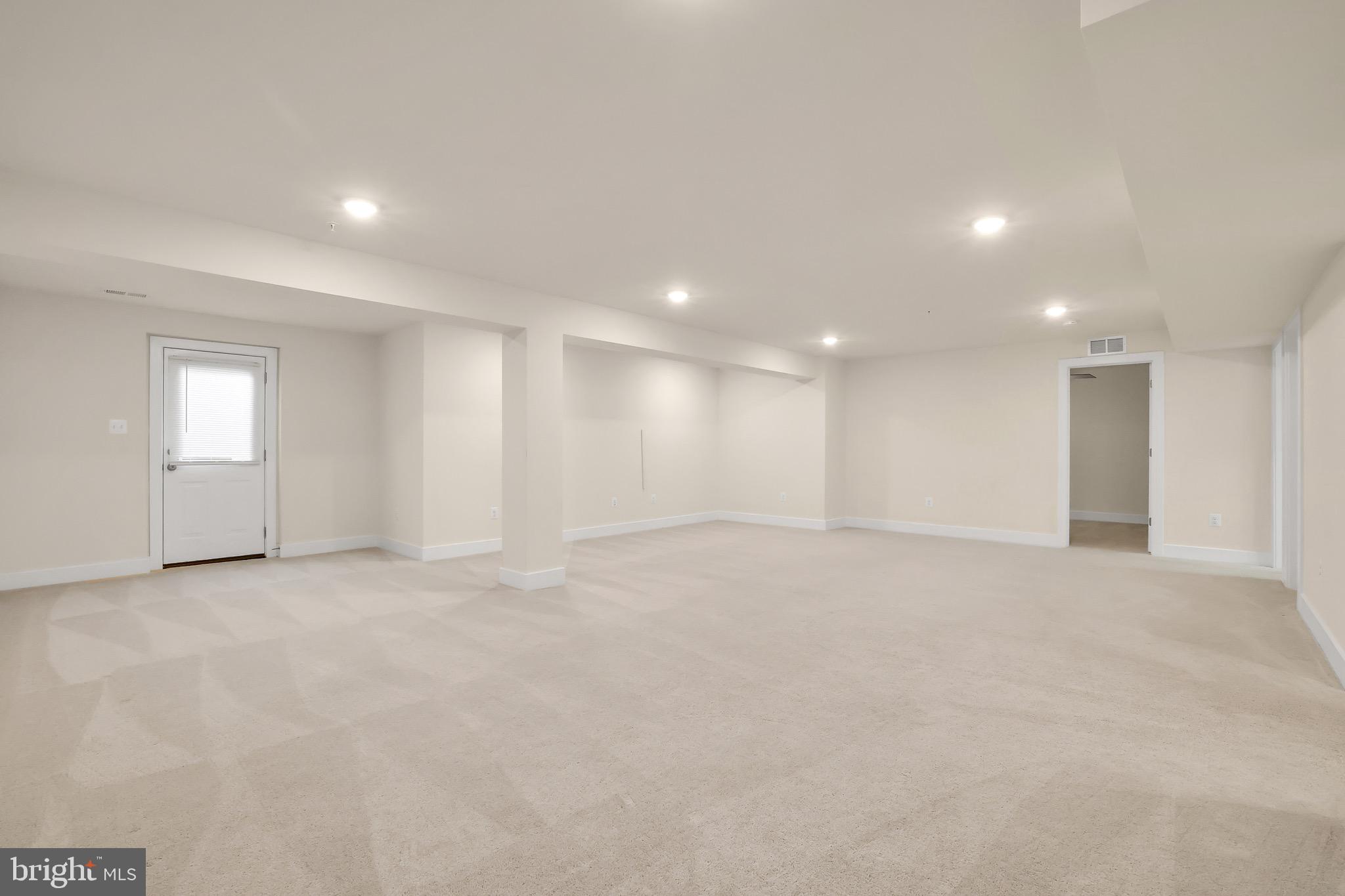 BRITTANY MANOR - Residential