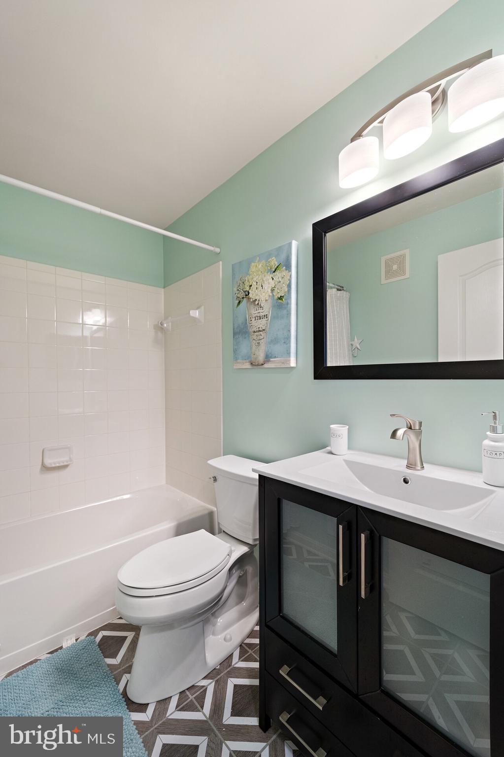 MARKET CENTER CONDOMINIUM - Residential