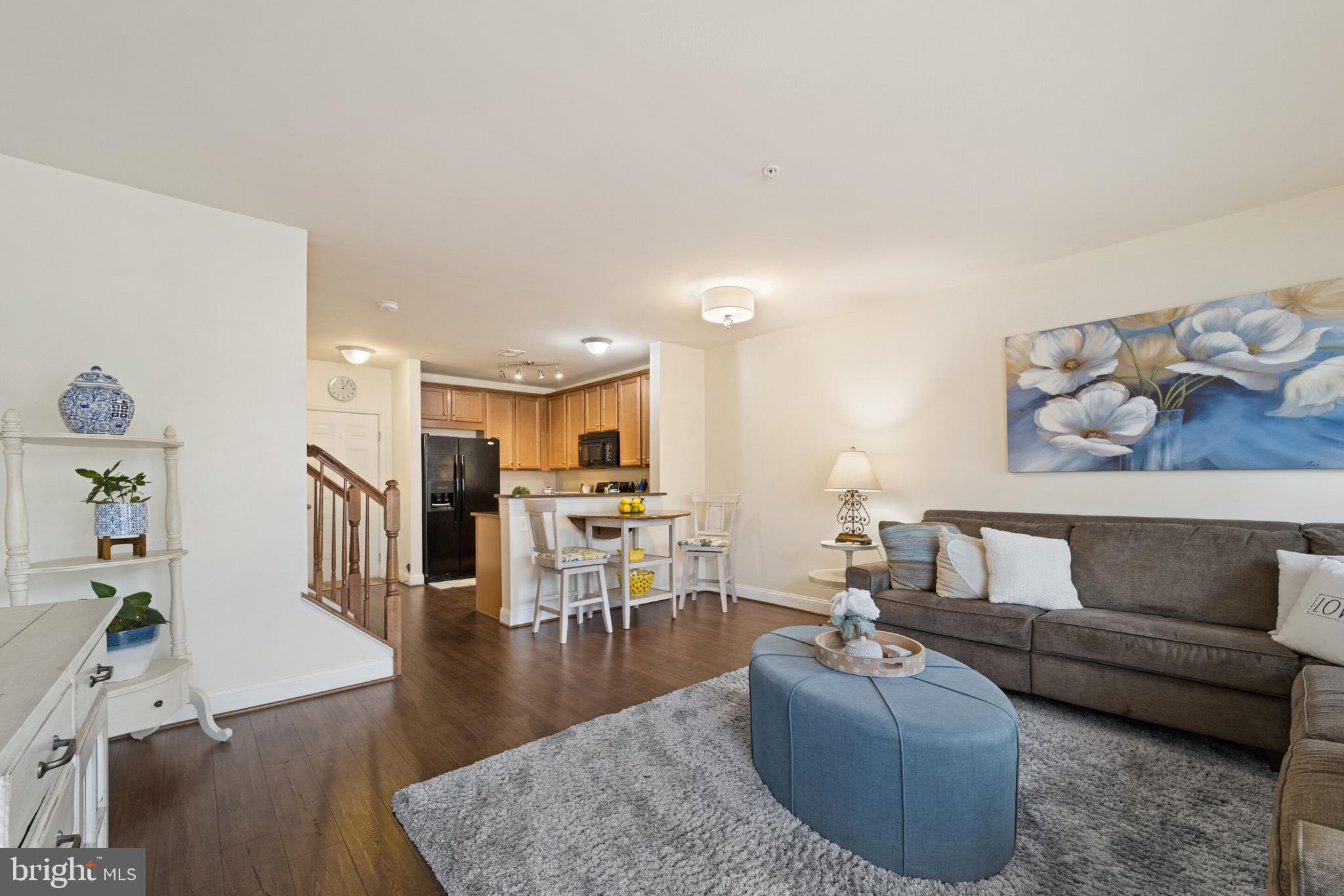 MARKET CENTER CONDOMINIUM - Residential