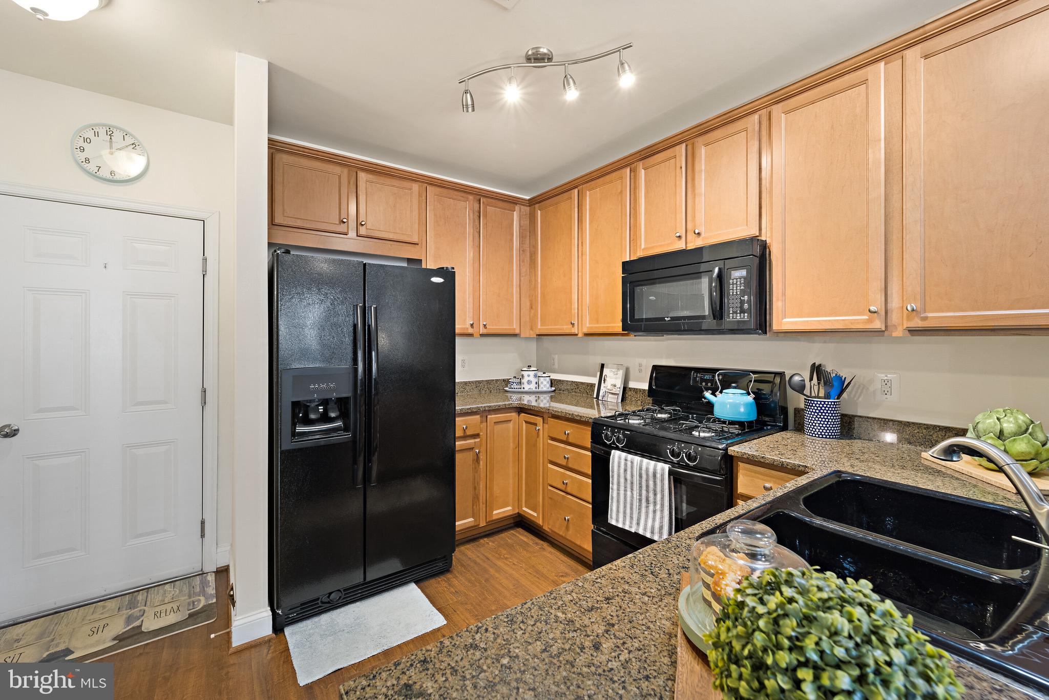 MARKET CENTER CONDOMINIUM - Residential