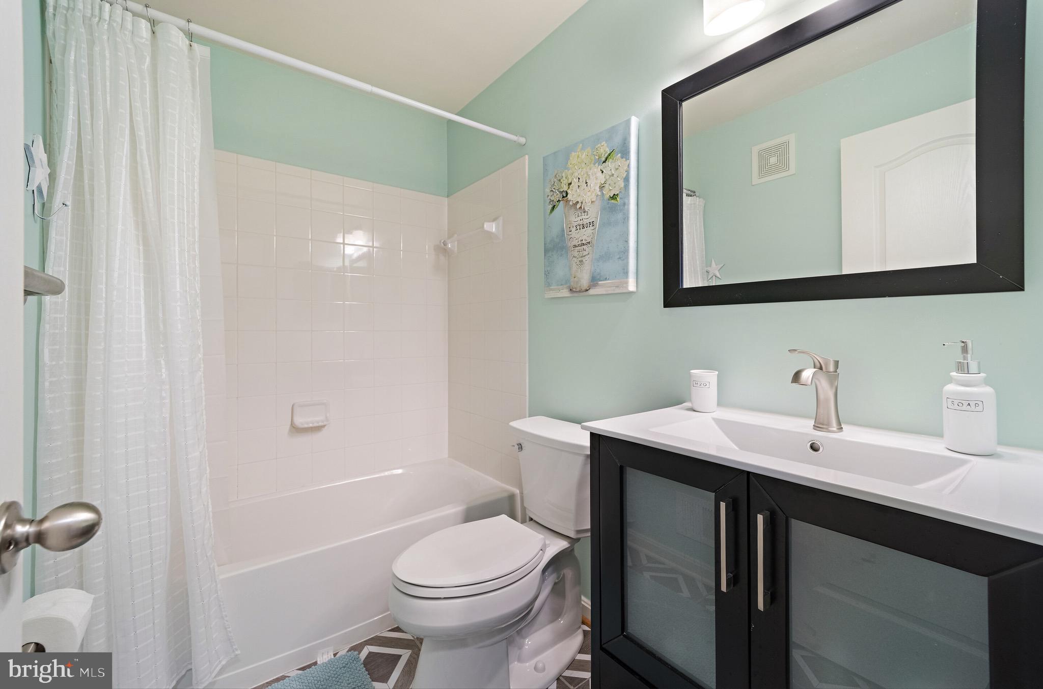 MARKET CENTER CONDOMINIUM - Residential