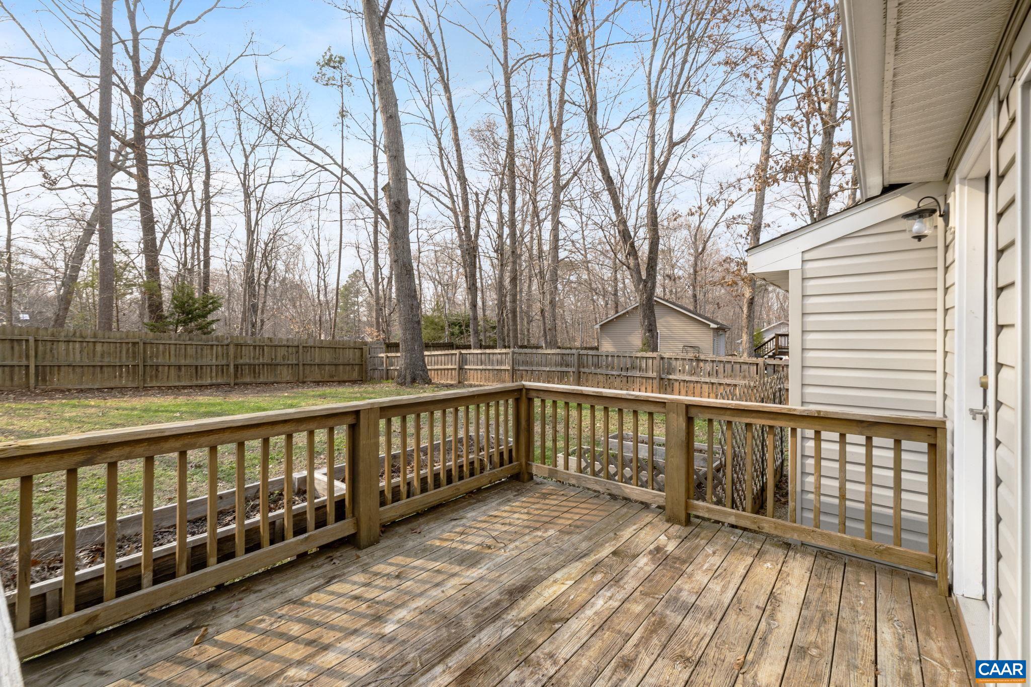 LAKE MONTICELLO - Residential