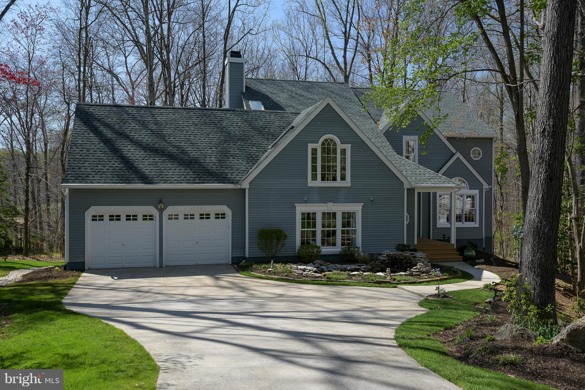 Custom built transitional home on private cul-de-sac lot w/stunning views, huge deck & gazebo overlook extensive wooded parkland. Main level features newly refreshed hardwood floors & a spacious open floor plan. Recently remodeled kitchen w/upgraded granite, custom cabinetry & stainless appliances. New carpet thruout, fresh paint, 2 large bonus rooms on 1st & 2nd levels add tons of space.