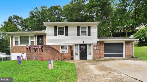 Homes For Sale - 613 S Snyder Street<br/> Schuylkill County, POTTSVILLE, PA 17901