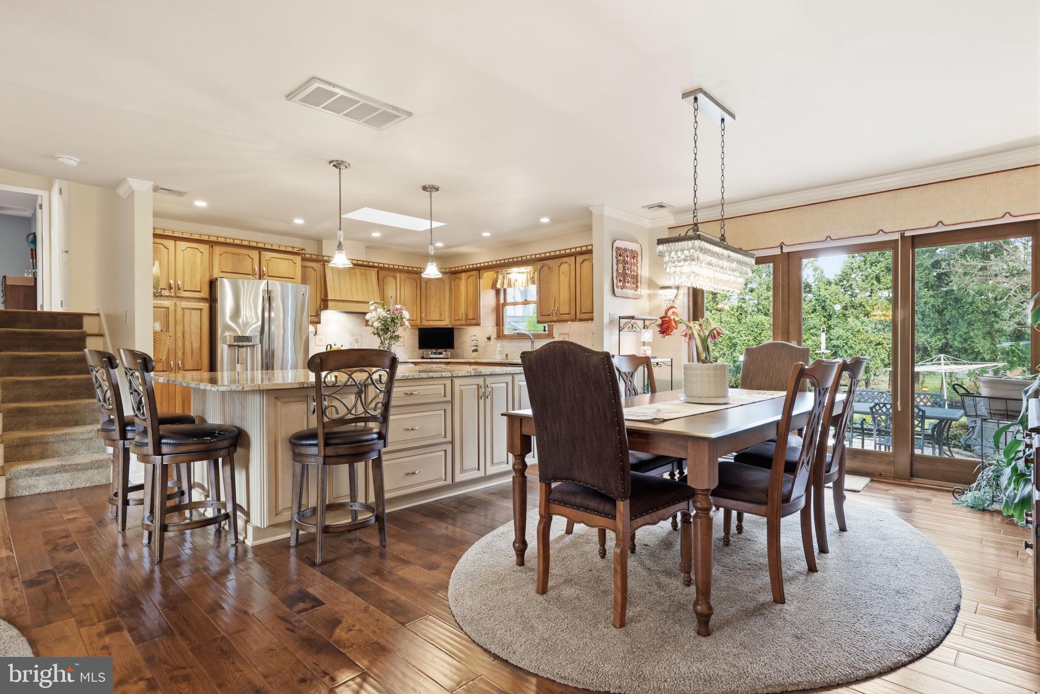 MILFORD MANOR - Residential