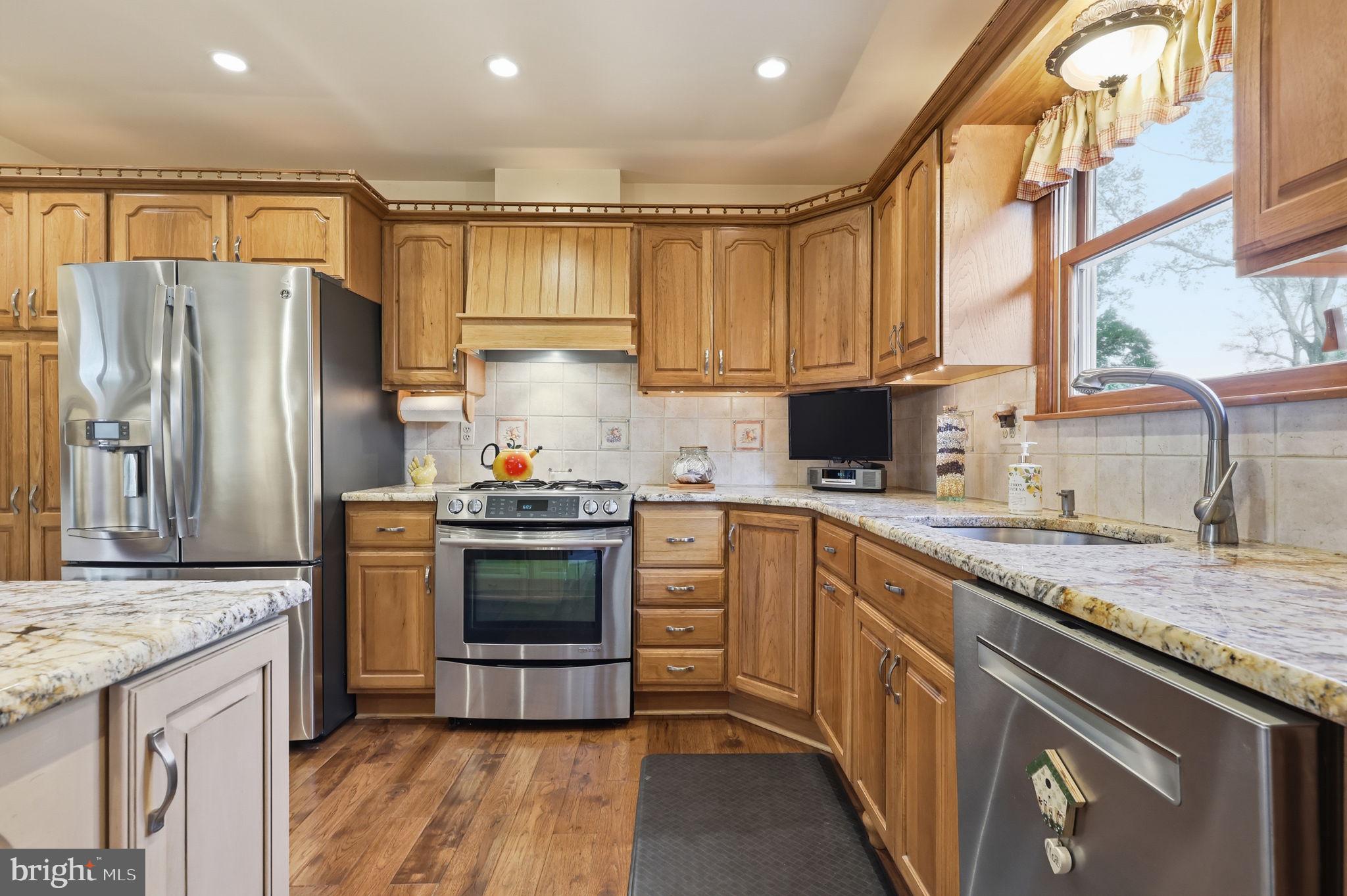 MILFORD MANOR - Residential