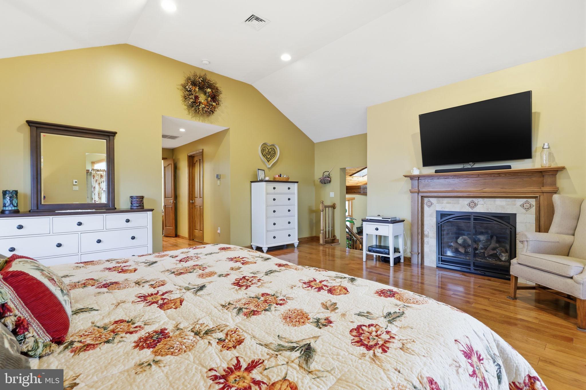 MILFORD MANOR - Residential