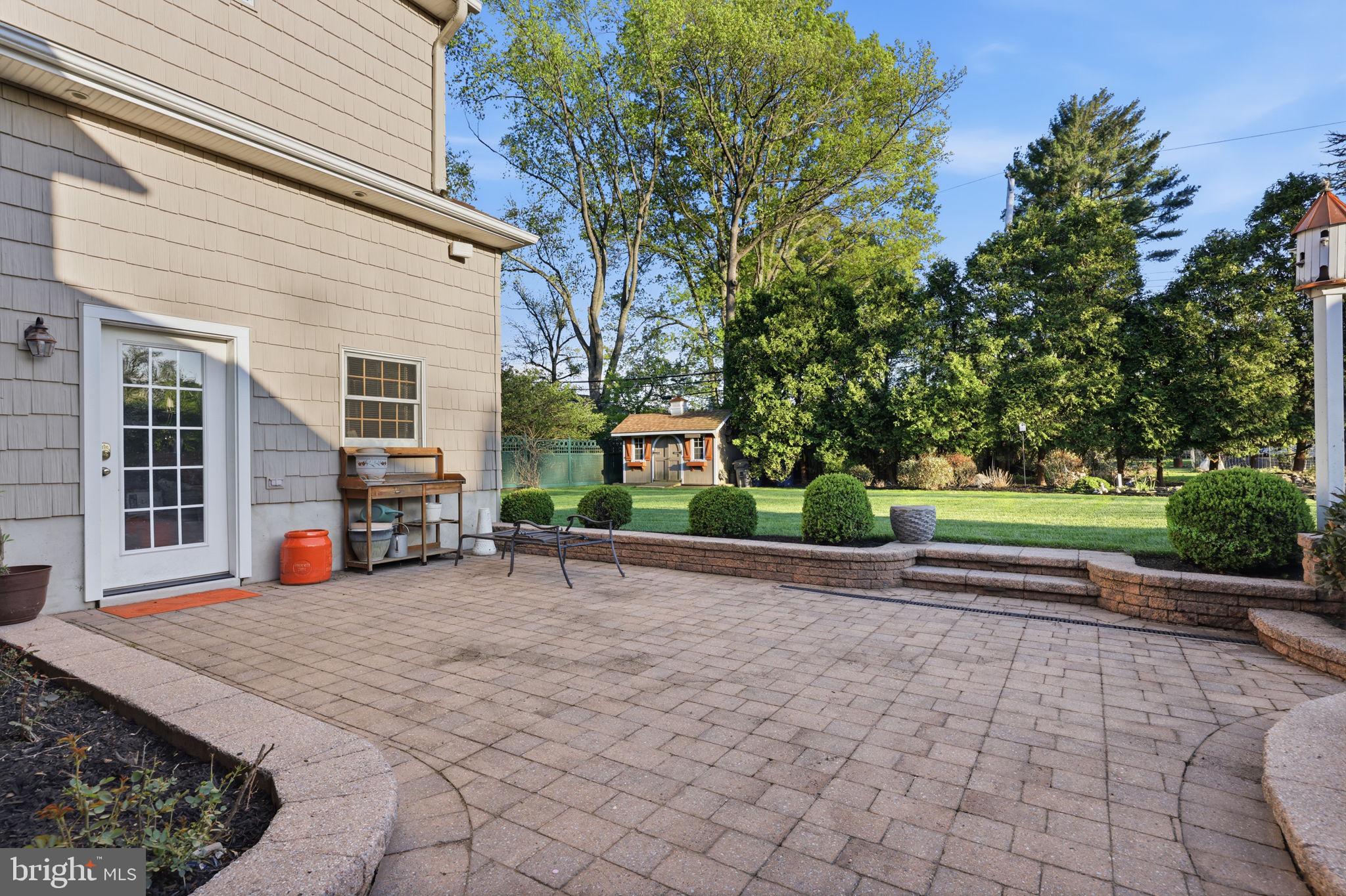 MILFORD MANOR - Residential