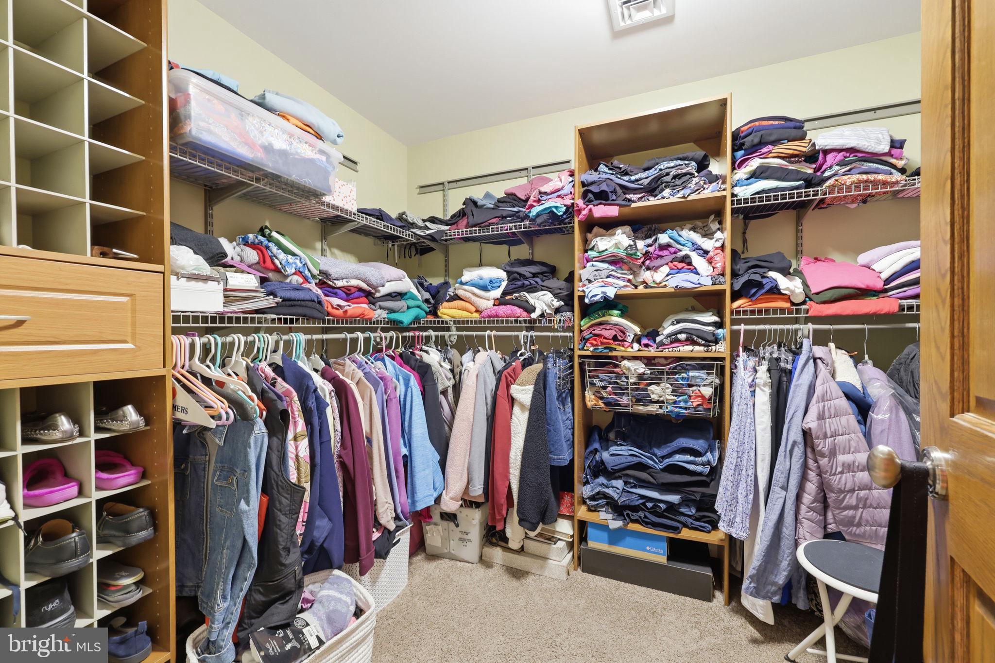 MILFORD MANOR - Residential