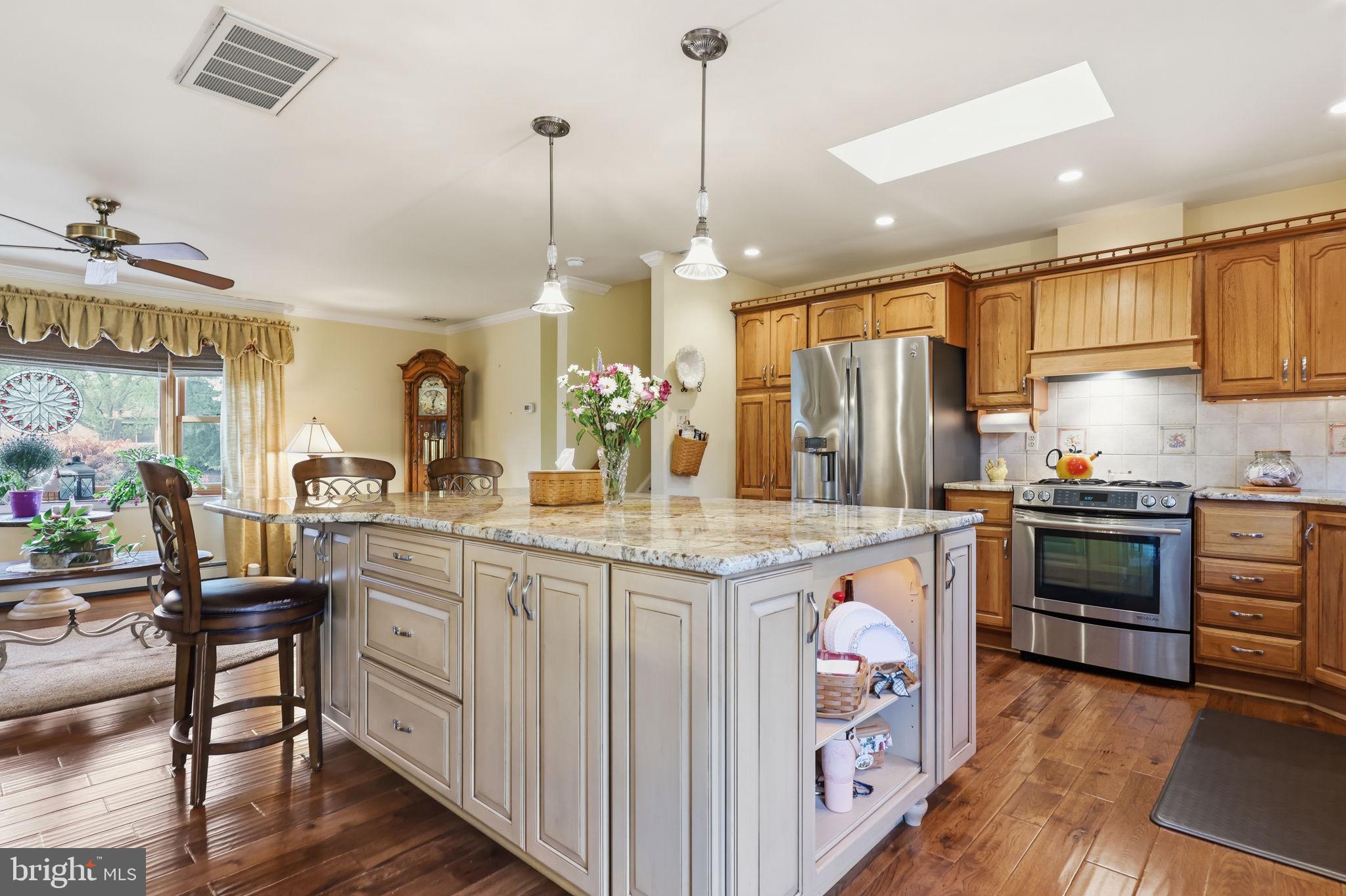 MILFORD MANOR - Residential