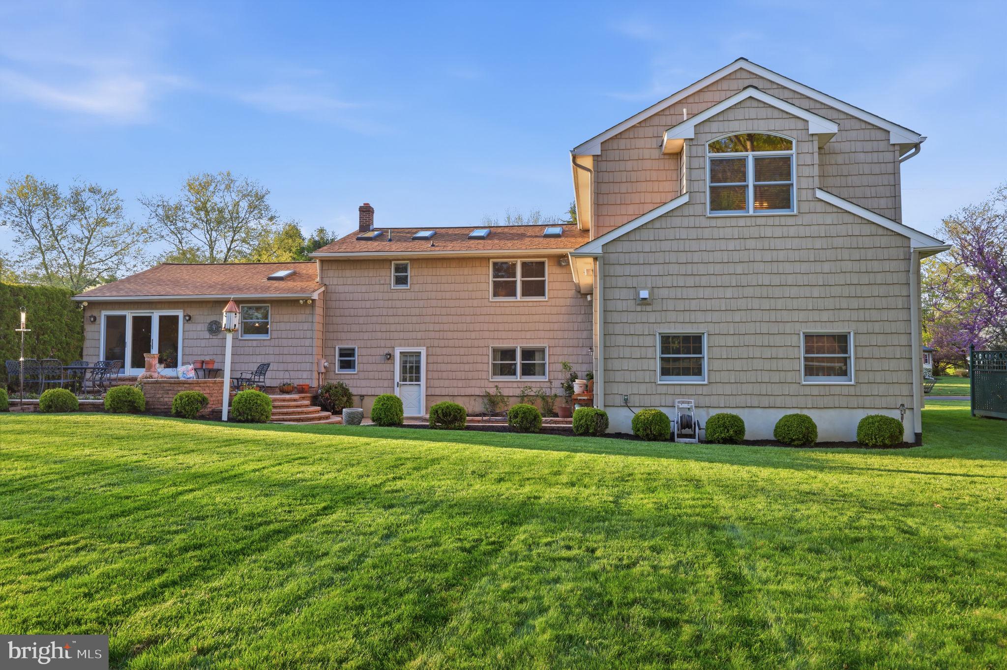 MILFORD MANOR - Residential