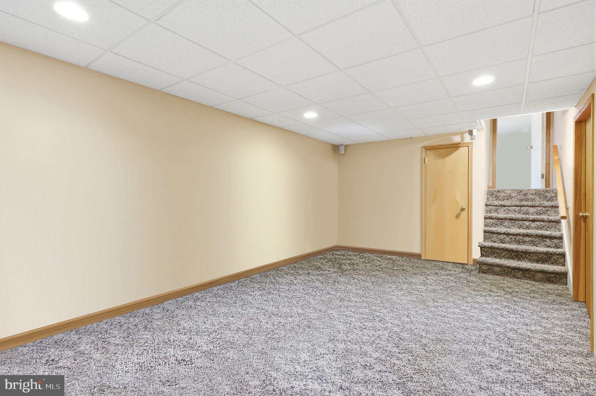 MILFORD MANOR - Residential