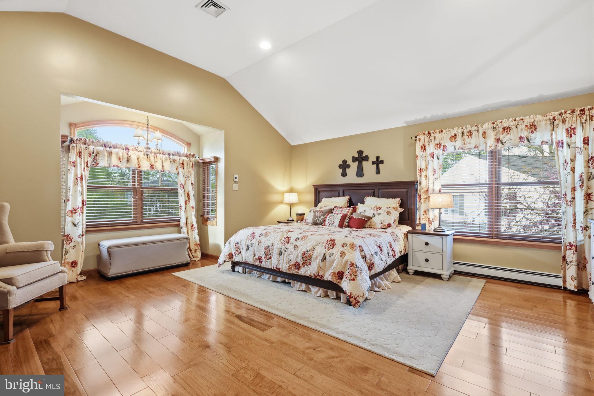 MILFORD MANOR - Residential