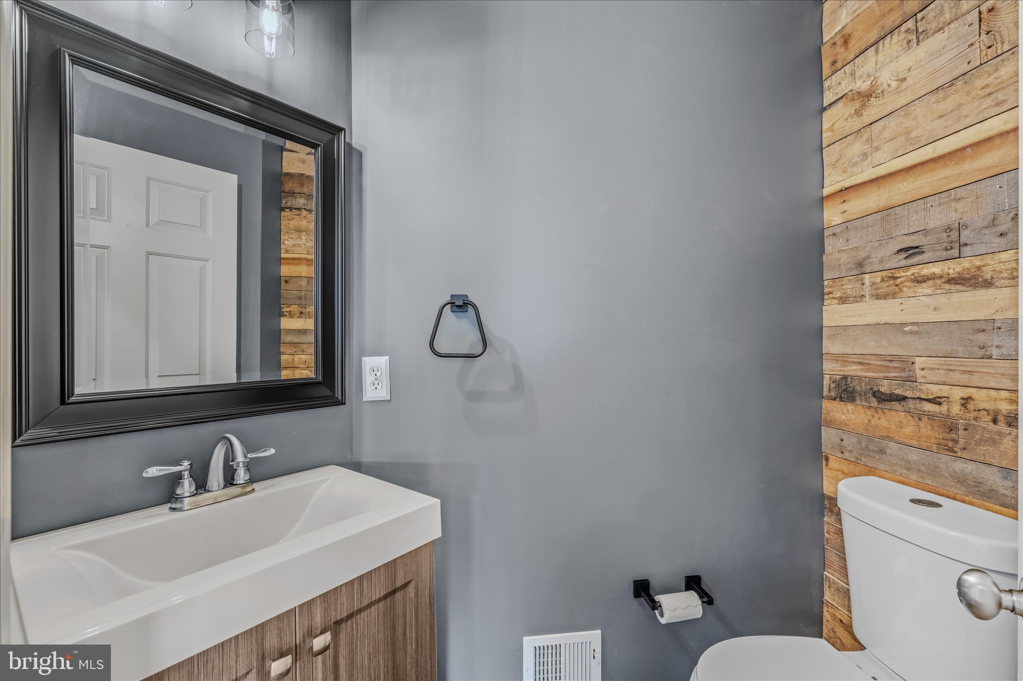 LOCUST HILL - Residential