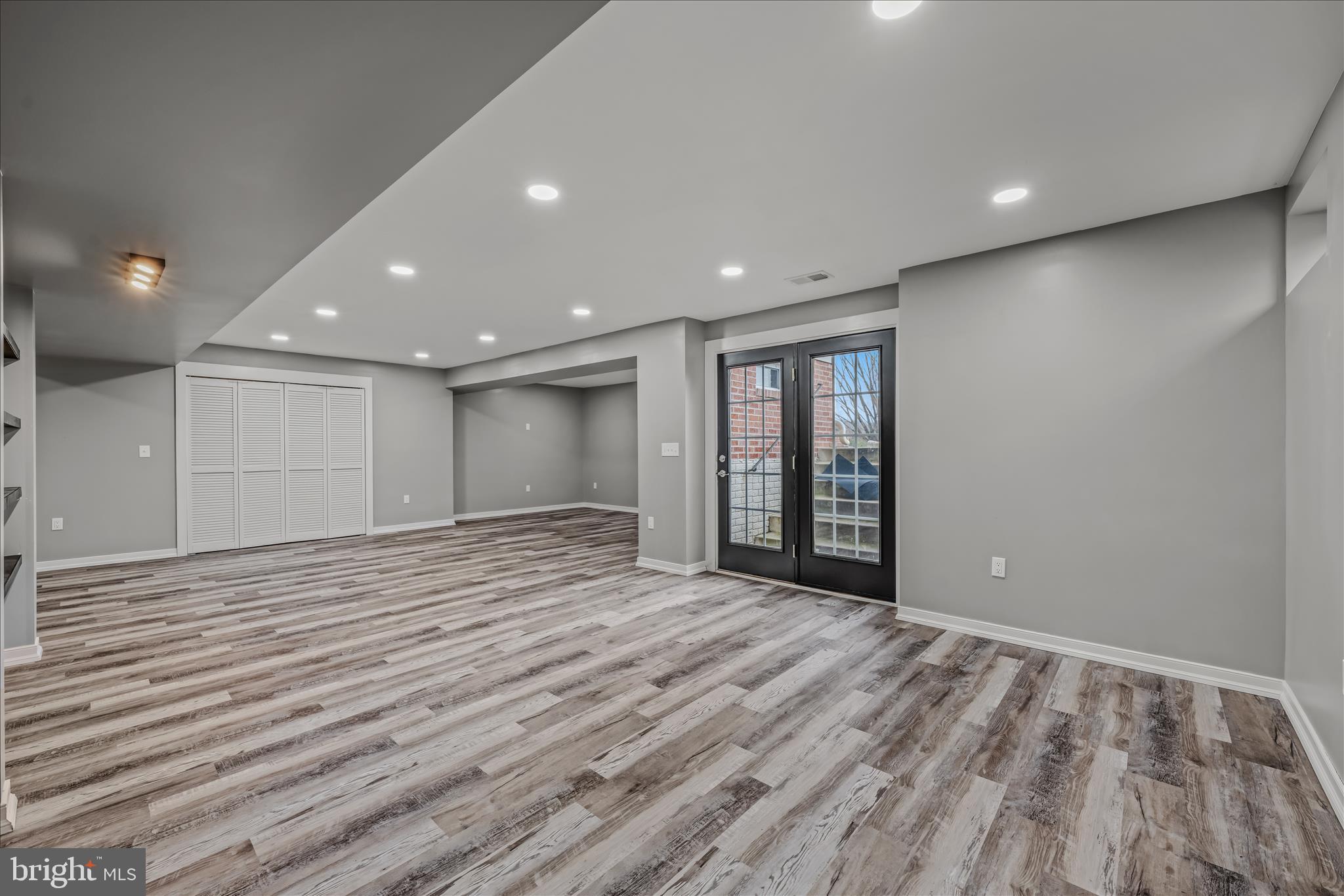 LOCUST HILL - Residential