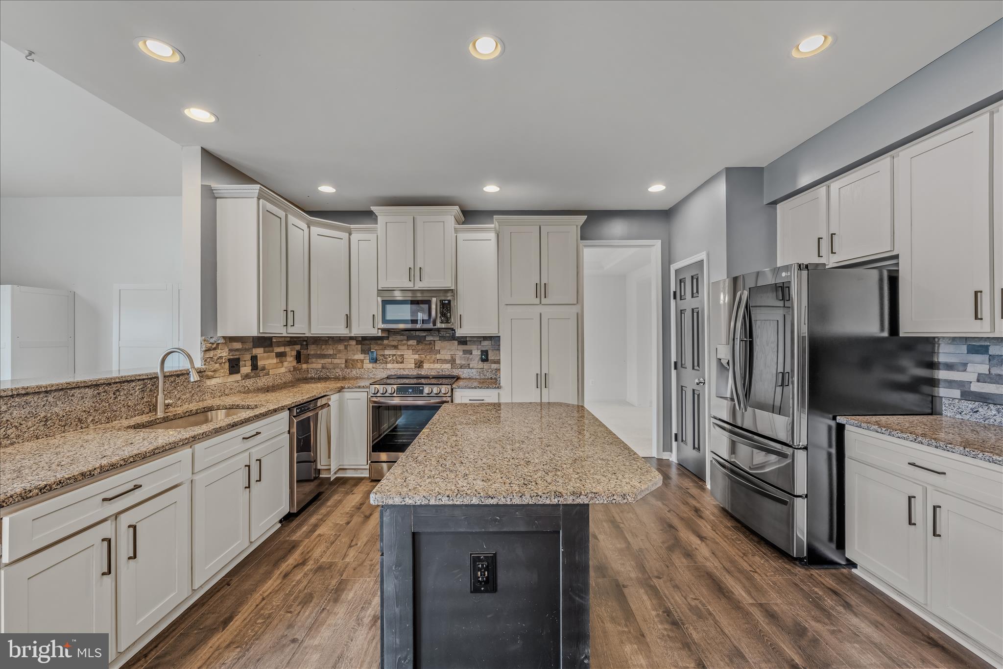 LOCUST HILL - Residential