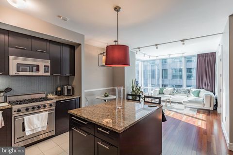 Condo For Sale - 1414 S Penn Square #16G<br/> PHILADELPHIA, PA 19102