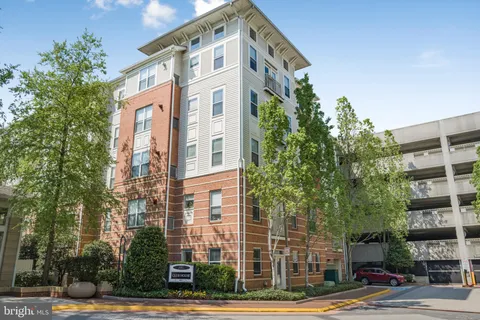 9486 Virginia Center Boulevard Unit 312, Vienna, VA MLS: VAFX2239266