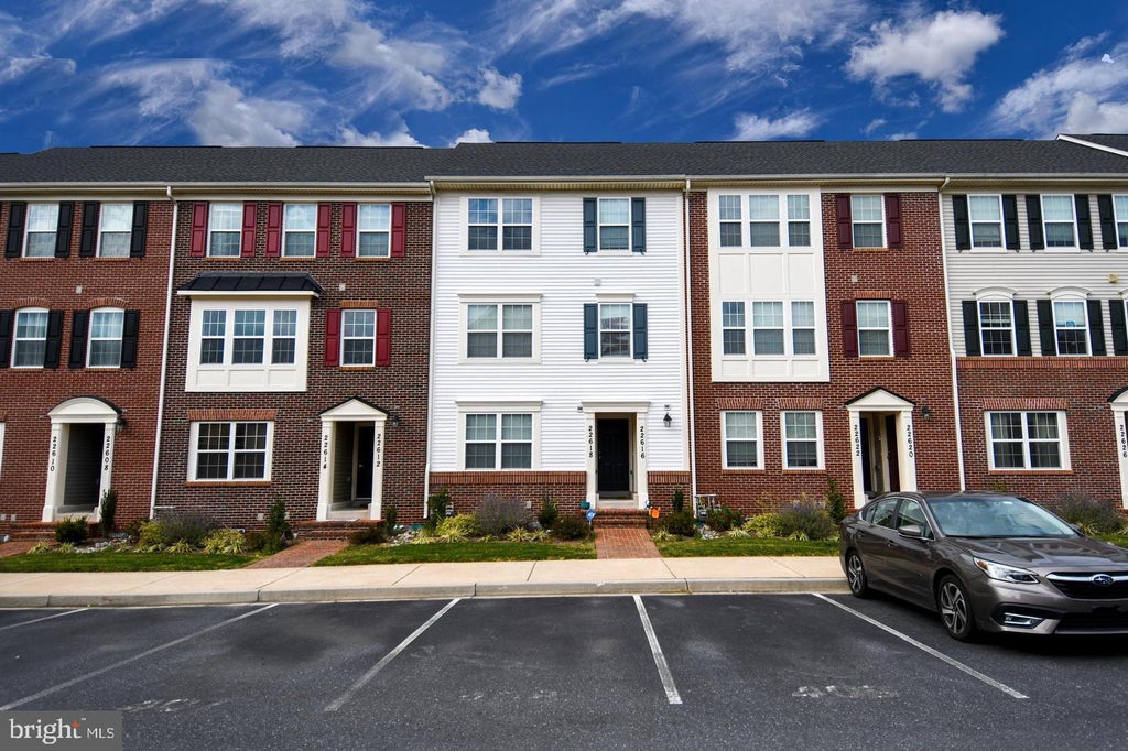 Photo of 22618 Majestic Elm Ct #57, CLARKSBURG, MD 20871 (MLS # MDMC2254832)