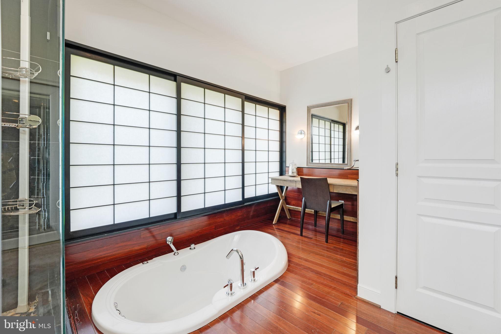 MANTUA - Residential