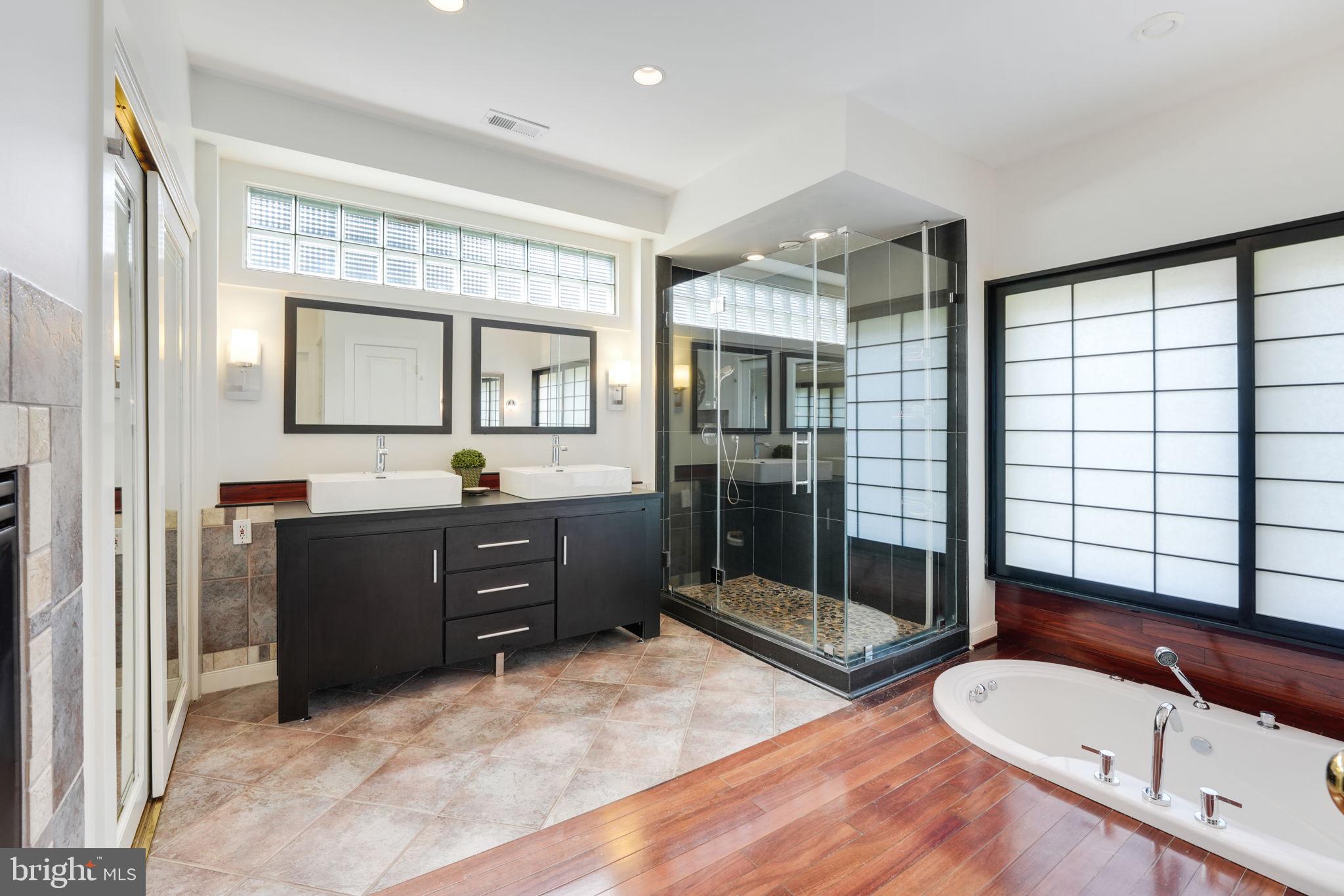 MANTUA - Residential