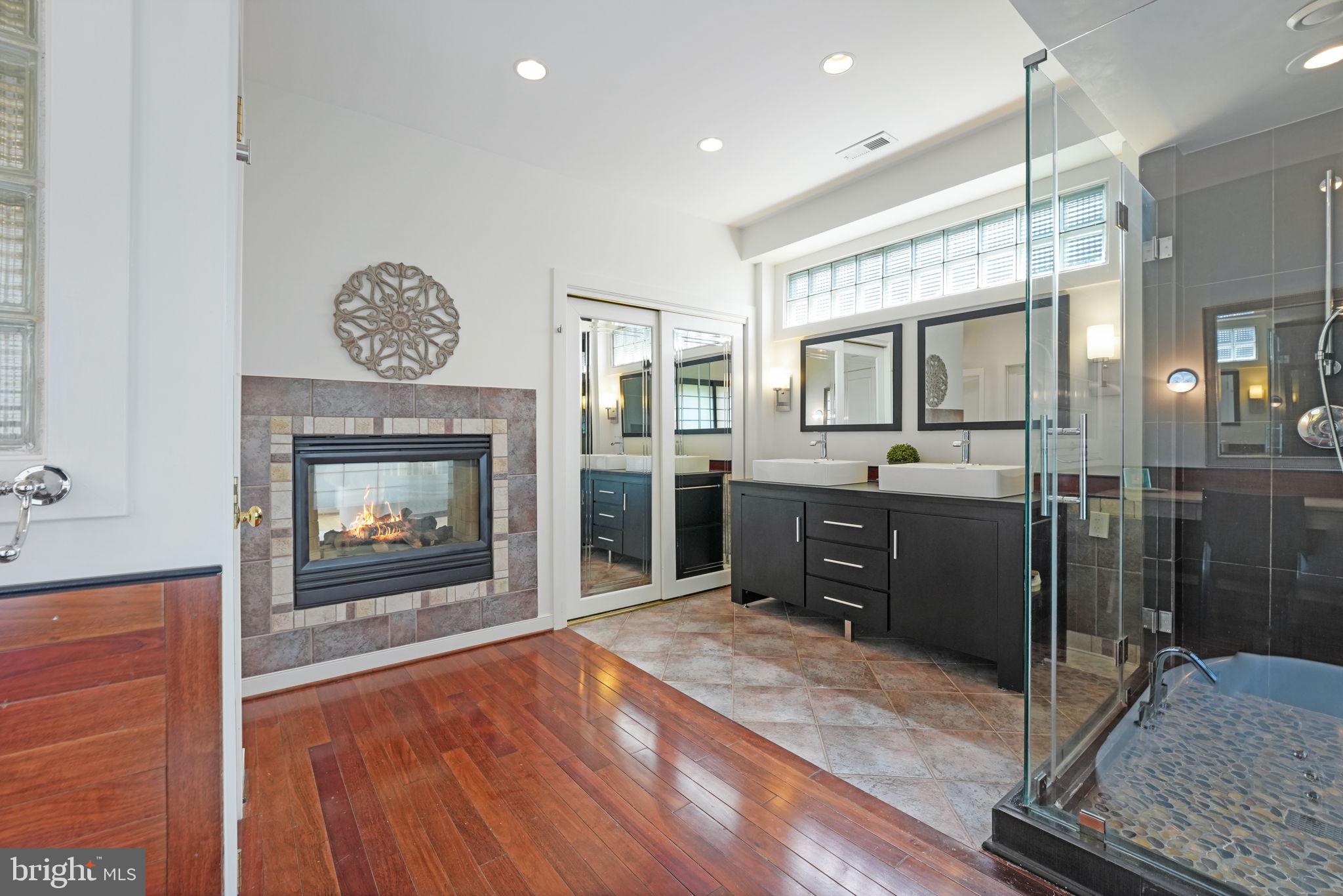 MANTUA - Residential