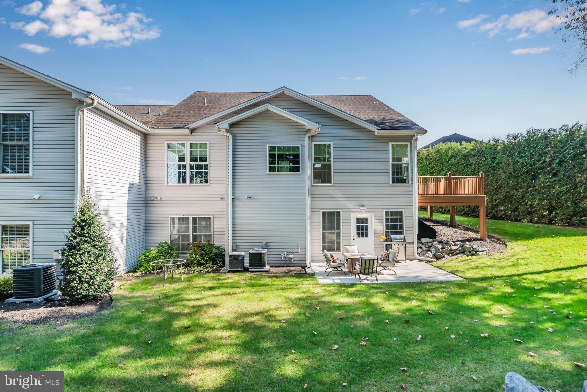 TOWNES OF FLORIBUNDA - Residential