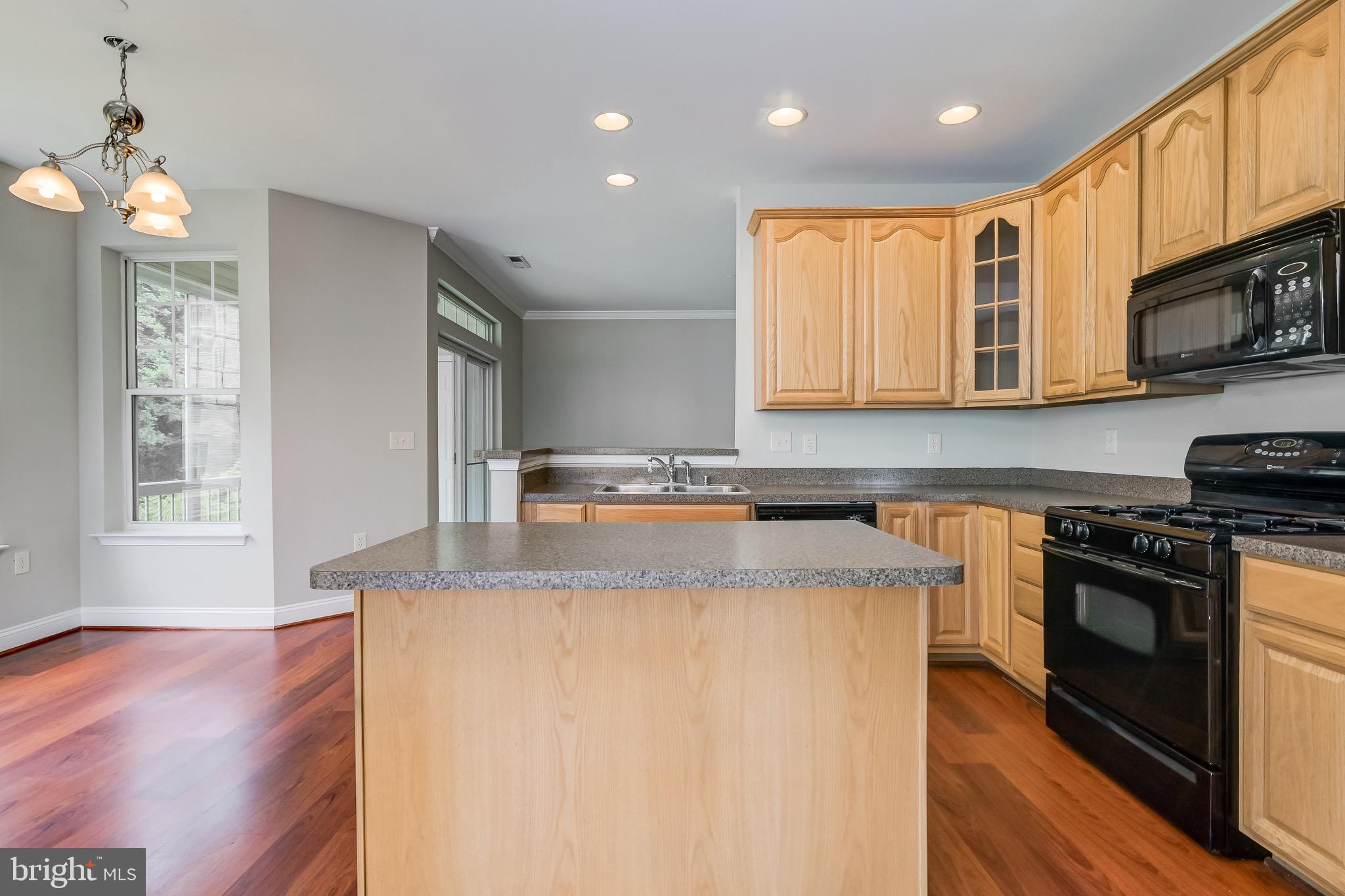 TIREE LAND CONDOMINIUMS - Residential